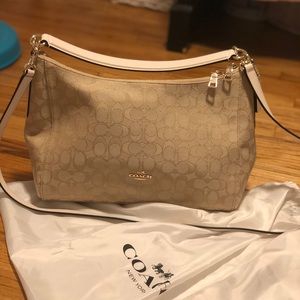 🔴SOLD🔴AUTHENTIC COACH E/W CELESTE CONVERTIBLE